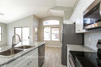 14943 W Maui Ln in Surprise, AZ - Building Photo - Building Photo