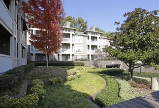 45Eighty Dunwoody in Dunwoody, GA - Foto de edificio - Building Photo