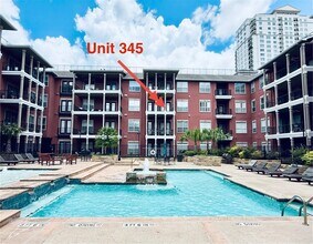 2400 McCue Rd in Houston, TX - Building Photo - Building Photo