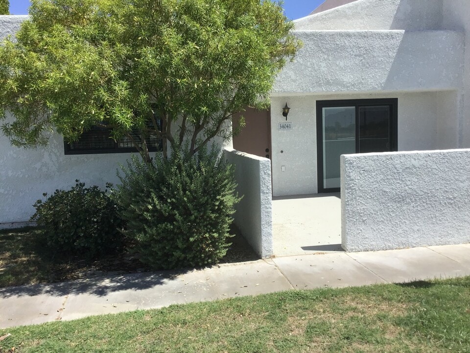 34041 Emily Way, Unit Emily Way in Rancho Mirage, CA - Building Photo