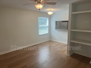 303 W Clifton Ave in North Augusta, SC - Foto de edificio - Building Photo