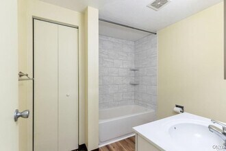 471 Idlewood Blvd in Baldwinsville, NY - Building Photo - Building Photo