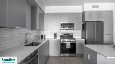 9235 W Russell Rd in Las Vegas, NV - Building Photo - Building Photo