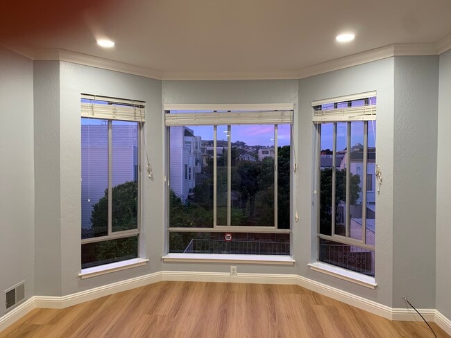 120 Burrows St in San Francisco, CA - Building Photo - Building Photo