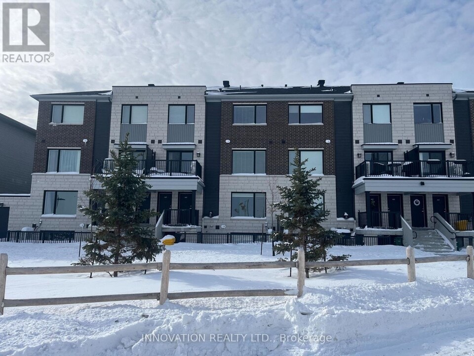 1625 Creekway Private in Ottawa, ON - Building Photo