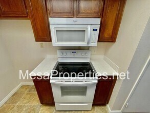 2946 Winfield Ave in La Verne, CA - Building Photo - Building Photo