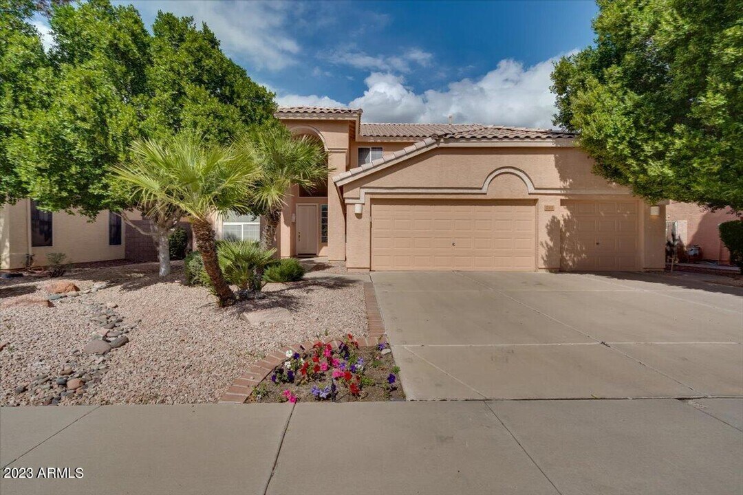 2332 W Detroit Pl in Chandler, AZ - Building Photo