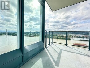 660-1660 Quayside Dr in New Westminster, BC - Building Photo - Building Photo