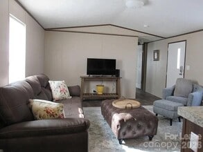 3182 Pea Ridge Rd in Mill Spring, NC - Building Photo - Building Photo