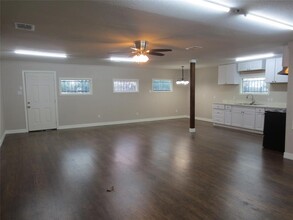 2722 Parker Rd in Houston, TX - Building Photo - Building Photo