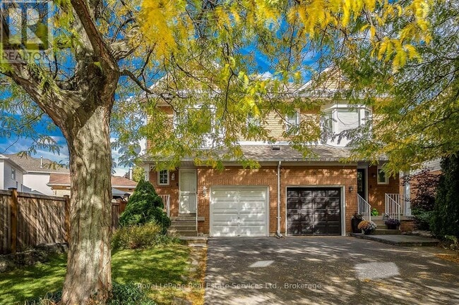 property at 4 Thornlodge Dr