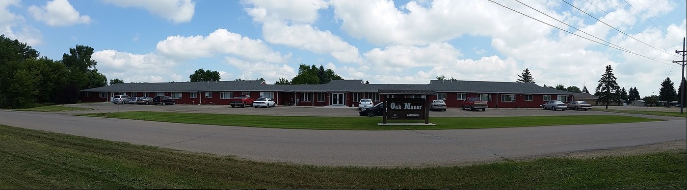 Oak Manor in Bottineau, ND - Building Photo