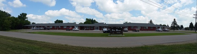 Oak Manor