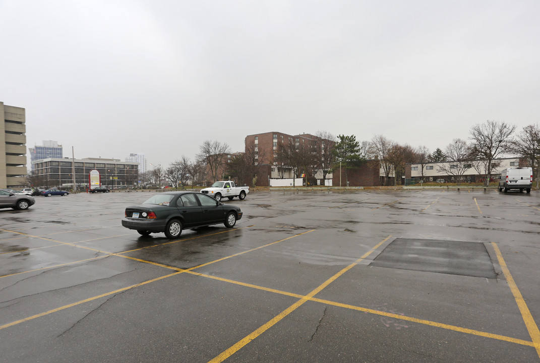 Rampton Apartments in Minneapolis, MN - Building Photo