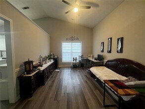 130 Morning Glen Dr in Suwanee, GA - Building Photo - Building Photo