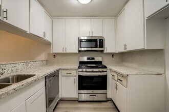 1125 Pico Blvd in Santa Monica, CA - Building Photo - Building Photo