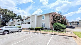 7171 N 9th Ave in Pensacola, FL - Building Photo