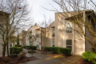 Prestige Townhomes in Puyallup, WA - Building Photo - Building Photo