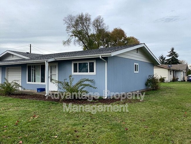 407 Kees St in Lebanon, OR - Building Photo - Building Photo