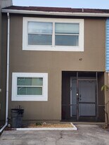 3001 S Pines Dr in Largo, FL - Building Photo