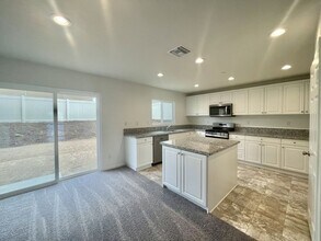 21151 Packing House Ct in Riverside, CA - Building Photo - Building Photo