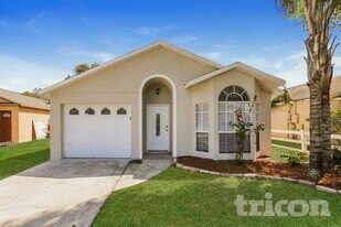 7227 Edgewater Shores Ct in Orlando, FL - Building Photo