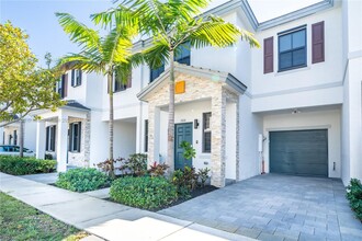 1926 SW 5th Rd in Fort Lauderdale, FL - Foto de edificio - Building Photo