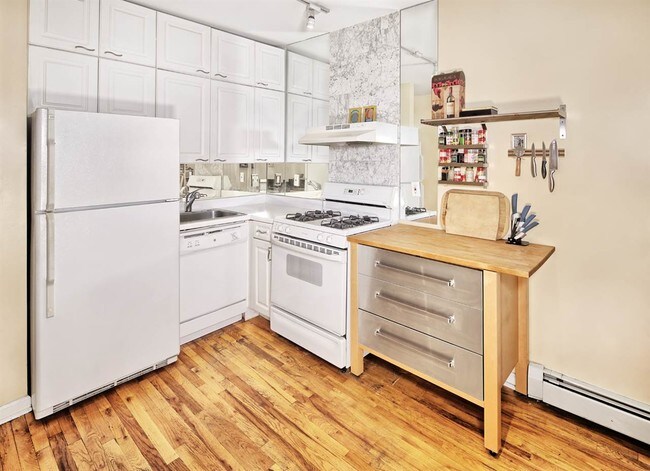 407 2nd St in Jersey City, NJ - Building Photo - Building Photo