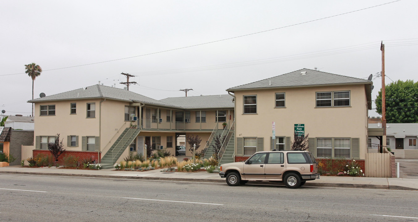 811 S Glenoaks Blvd in Burbank, CA - Building Photo