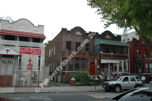 661 Ralph Ave in Brooklyn, NY - Building Photo