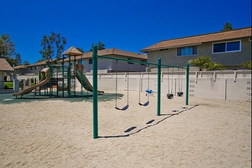 9691 Durham Dr in Huntington Beach, CA - Foto de edificio - Building Photo