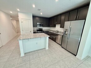 1622 Fan Palm Dr in Davenport, FL - Building Photo - Building Photo