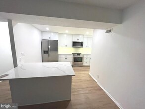 7720 Tremayne Pl in McLean, VA - Building Photo - Building Photo