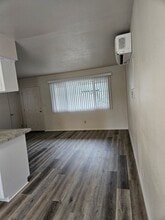 310 NW 3rd St in Grants Pass, OR - Building Photo - Building Photo