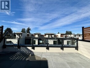 6085 Irmin St in Burnaby, BC - Building Photo - Building Photo