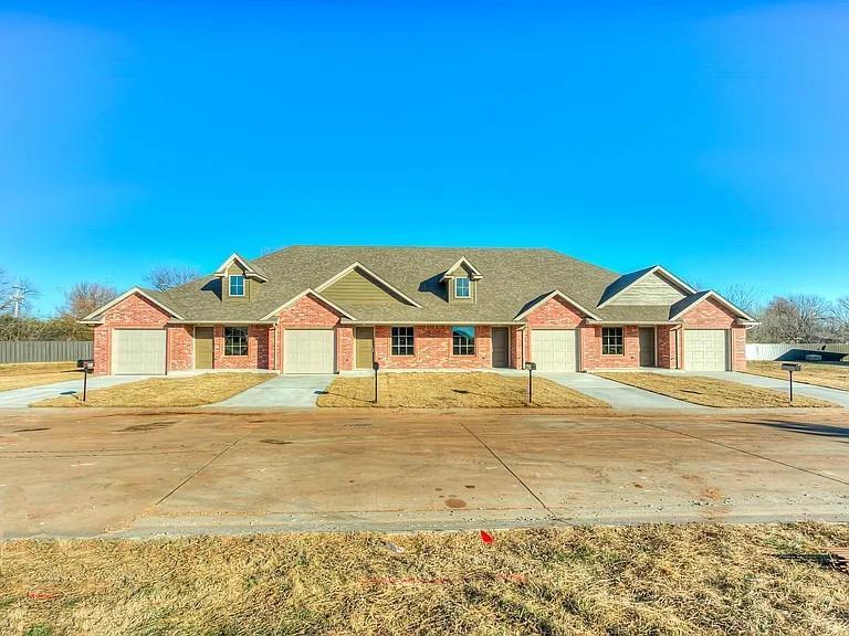 4613 Castle Bay Cove in Del City, OK - Building Photo