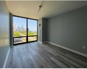 233 E 13th St, Unit 1503 in Chicago, IL - Building Photo - Building Photo
