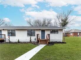 1014 N Hico St in Siloam Springs, AR - Building Photo