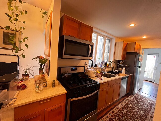 2911 W Girard Ave in Philadelphia, PA - Building Photo - Building Photo