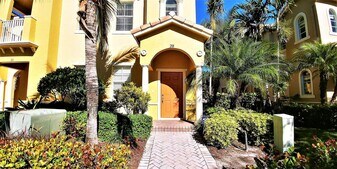127 Seagrape Dr in Jupiter, FL - Building Photo
