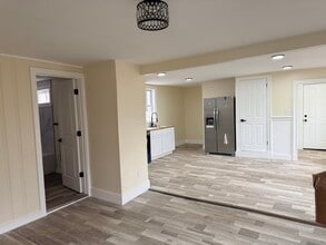 47 Maple Ave in Enfield, CT - Building Photo - Building Photo