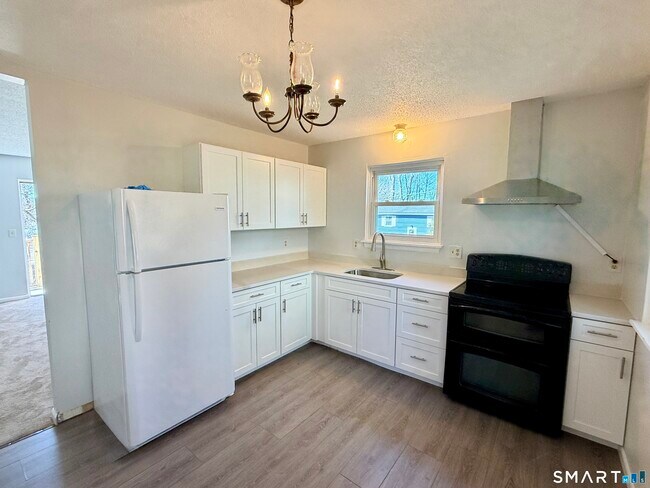 84 Wilmot St in Torrington, CT - Building Photo - Building Photo