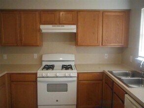5720 Pinon Vista Dr in Austin, TX - Building Photo - Building Photo