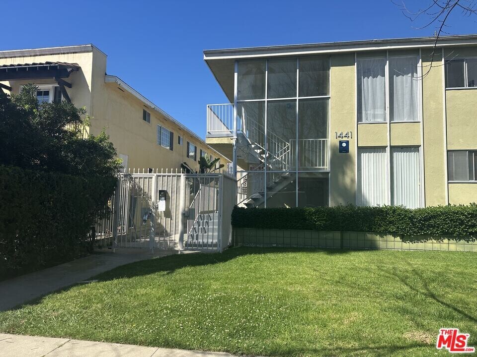 1441 S Hayworth Ave in Los Angeles, CA - Building Photo