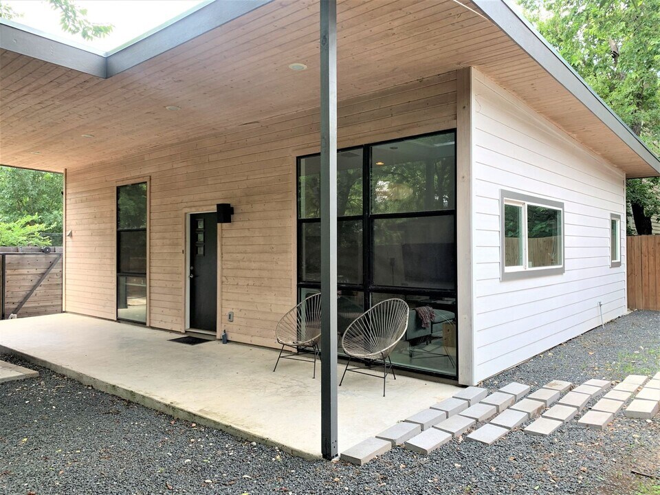 2103 E 14th St in Austin, TX - Building Photo