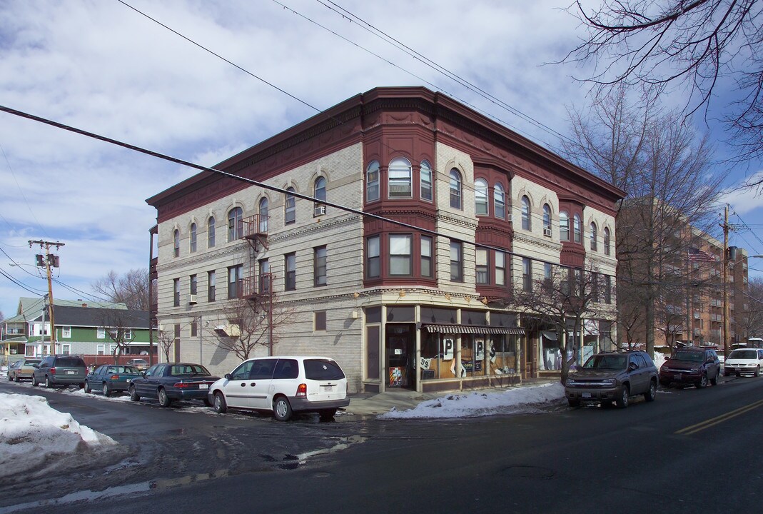 523-527 South St in Holyoke, MA - Building Photo