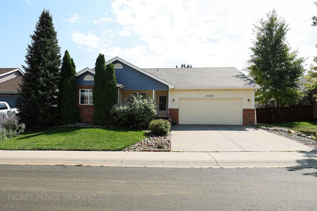 2262 W 46th St in Loveland, CO - Building Photo