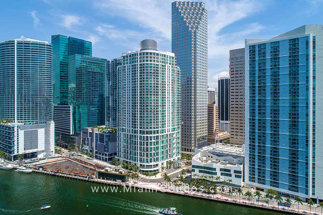 300 S Biscayne Blvd, Unit T-2804 in Miami, FL - Foto de edificio