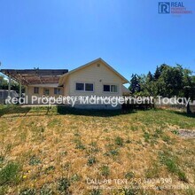 9909 98th St SW in Tacoma, WA - Foto de edificio - Building Photo