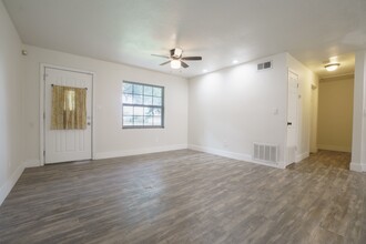 1105 Poppy Ave in Orlando, FL - Building Photo - Building Photo